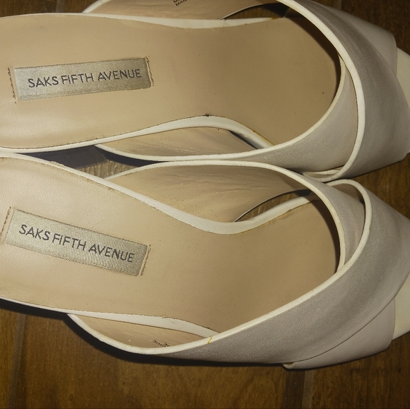 Sakes sandles - Picture 3 of 3